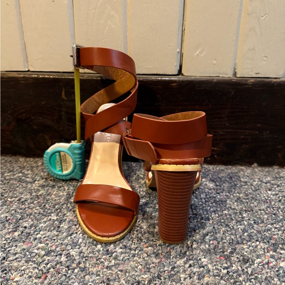 LALA IKAI Brown Strappy Heels - Picture 4 of 6